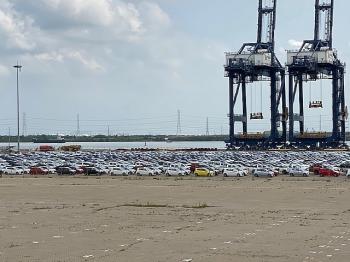 Ô tô nhập khẩu qua cảng TPHCM giảm gần 20.000 chiếc